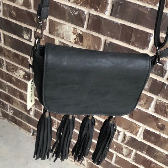 Handbags - 🖤Trendy Tassel Leather Bag🖤
